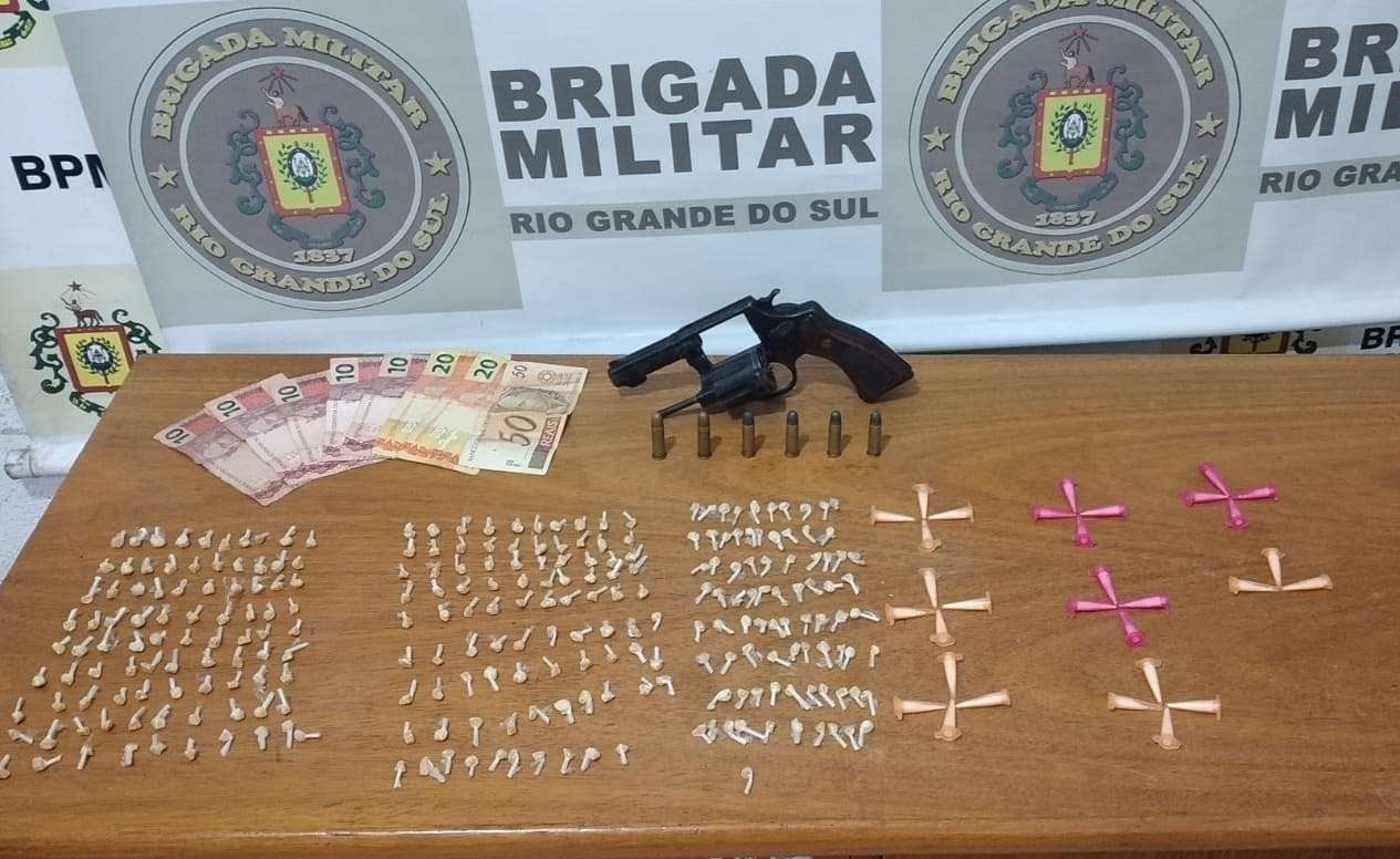 Foragido de 22 anos invade casa durante fuga, mas é preso em B. Pinhal