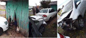 Veículos colidem e quase invadem casa em Osório