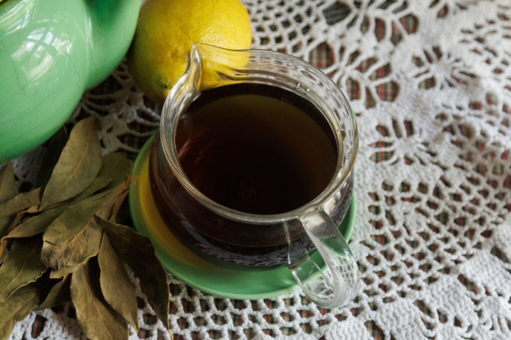 Receitas de chá de louro