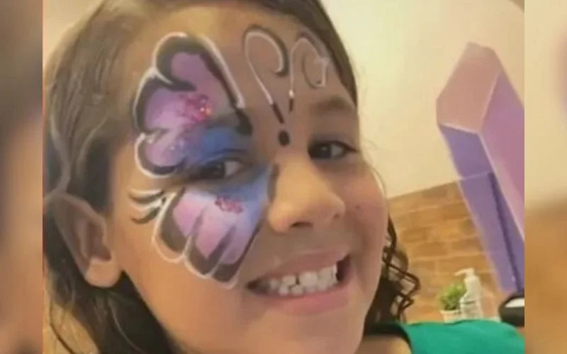 Desafio do desodorante mata menina de 8 anos