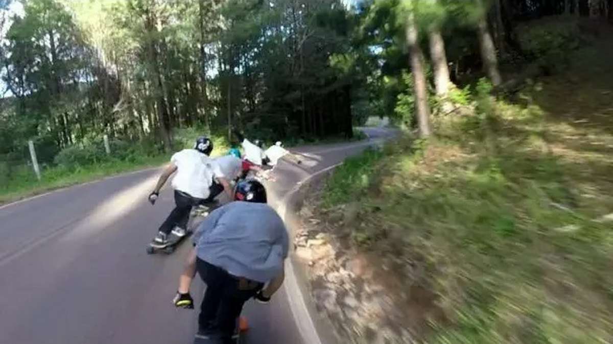 Você teria coragem? Morro da Borússia vira pista de circuito de downhill