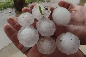 Temporais no Rio Grande do Sul provocam granizo, ventania e alertas