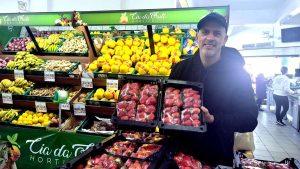 Morango do Amor viraliza e triplica vendas em Osório; veja receita com brigadeiro