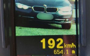 Motorista flagrado a 192 km/h na Estrada do Mar