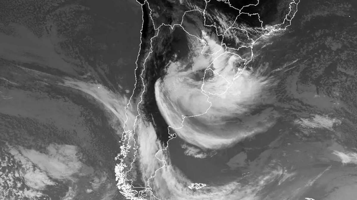 Ciclone se forma no continente e próximas horas terão vento intenso no RS