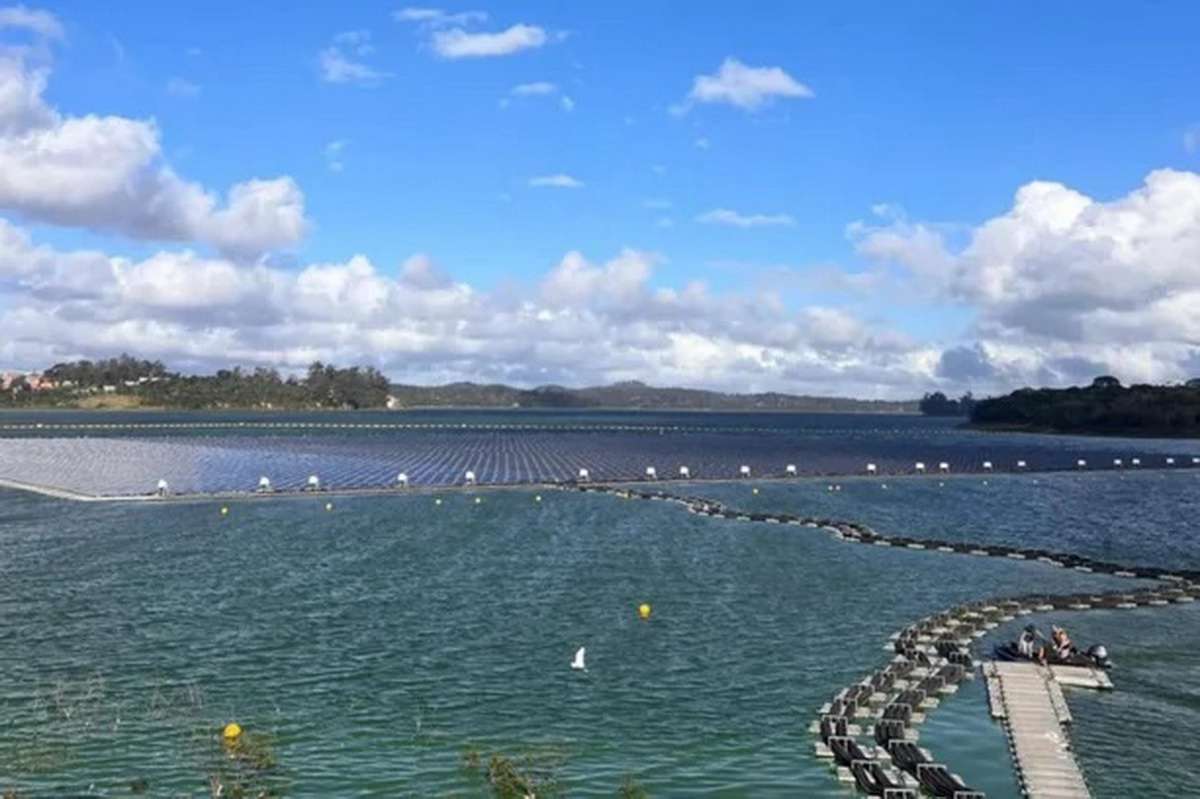 Energia solar: cidade do Litoral negocia instalação de usinas flutuantes