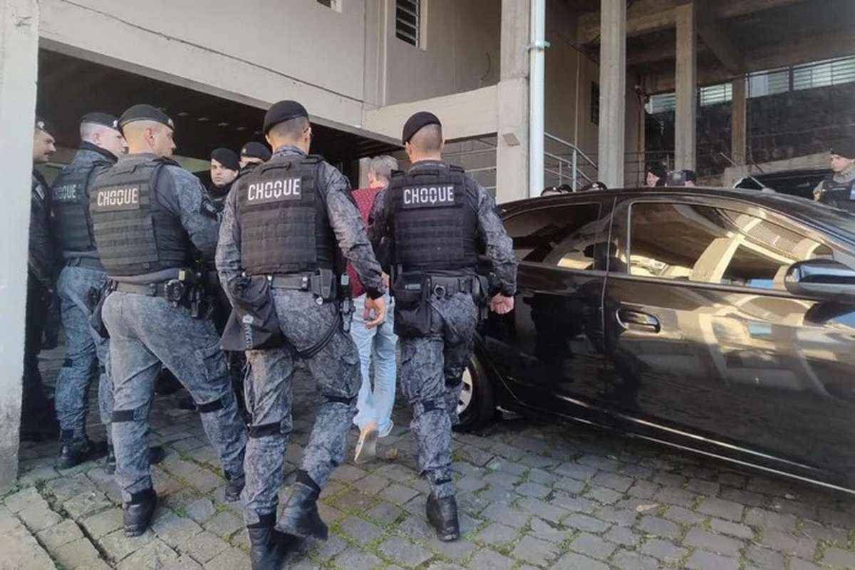 Litoral Norte: operação desarticula esquema de furtos de carros e extorsão de vítimas
