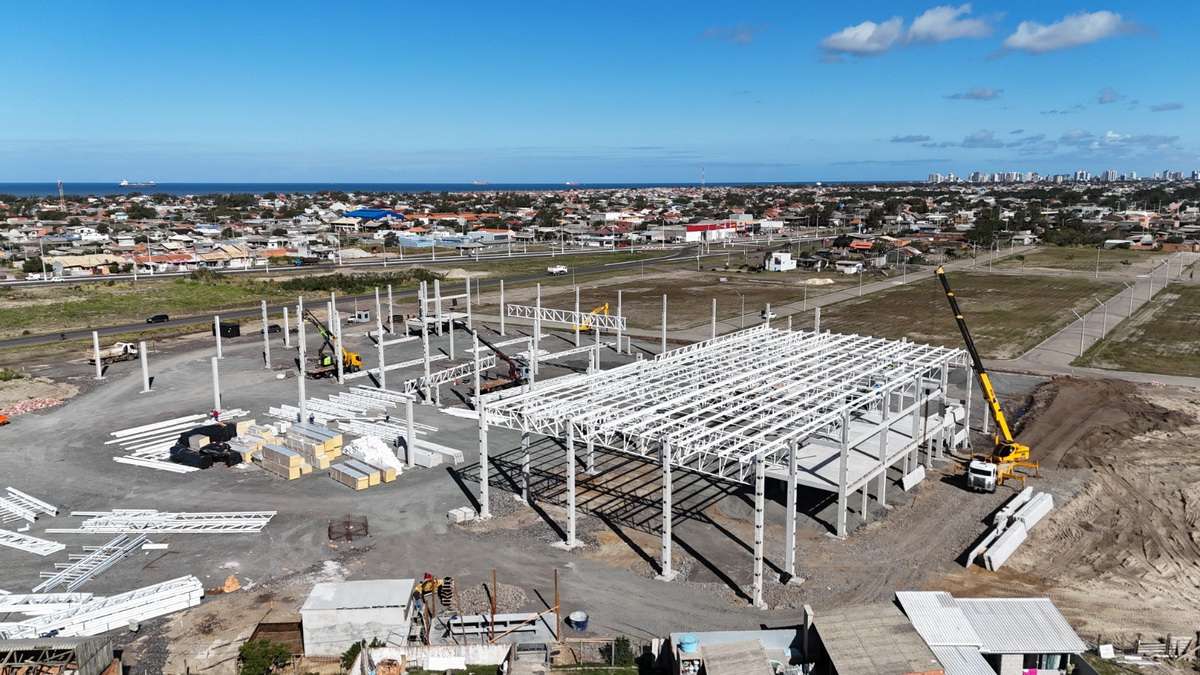 Stok Center investe R$ 25 milhões e inicia contratações em Imbé