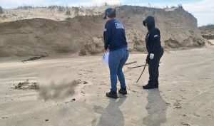 Ossada humana é localizada na beira da praia e pode esclarecer desaparecimento