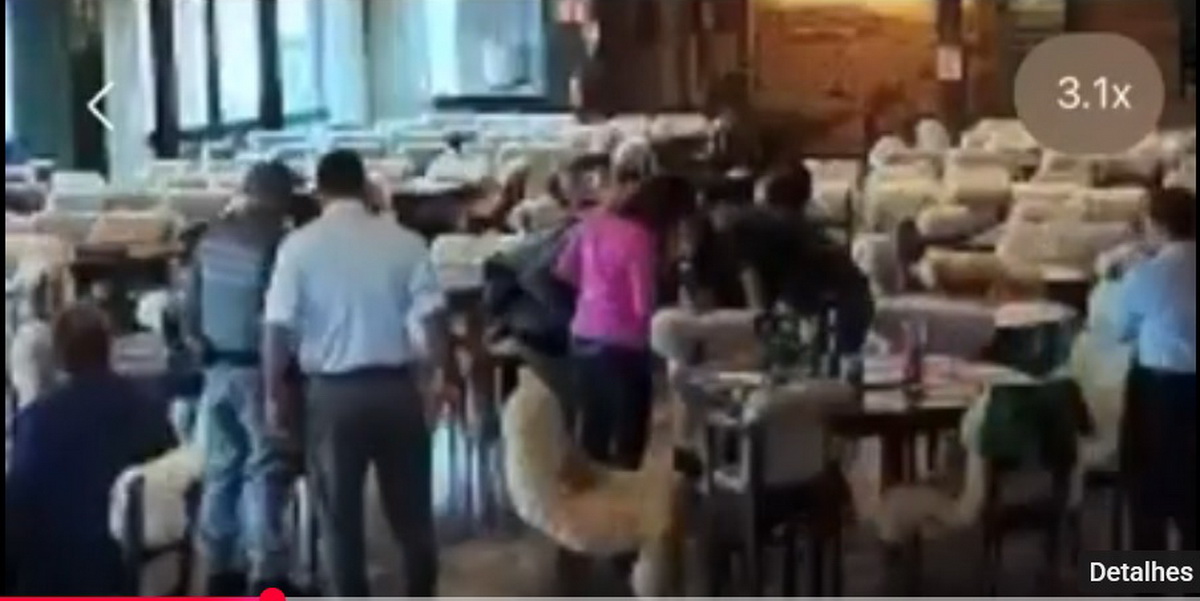 Policiais salvam criança engasgada em restaurante em SAP
