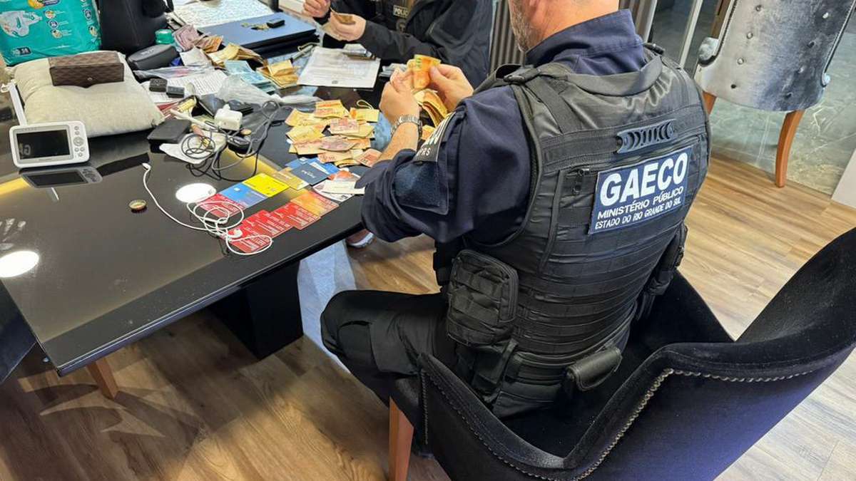 Litoral é alvo de operação que investiga licitações milionárias e uso de laranjas