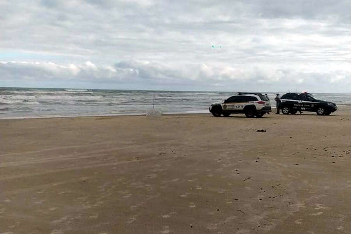 Corpo é encontrado na beira da praia