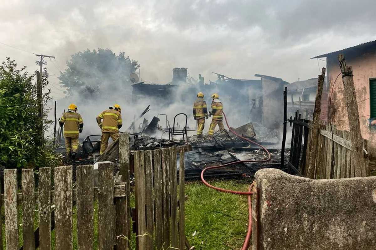 Incêndio em terreno